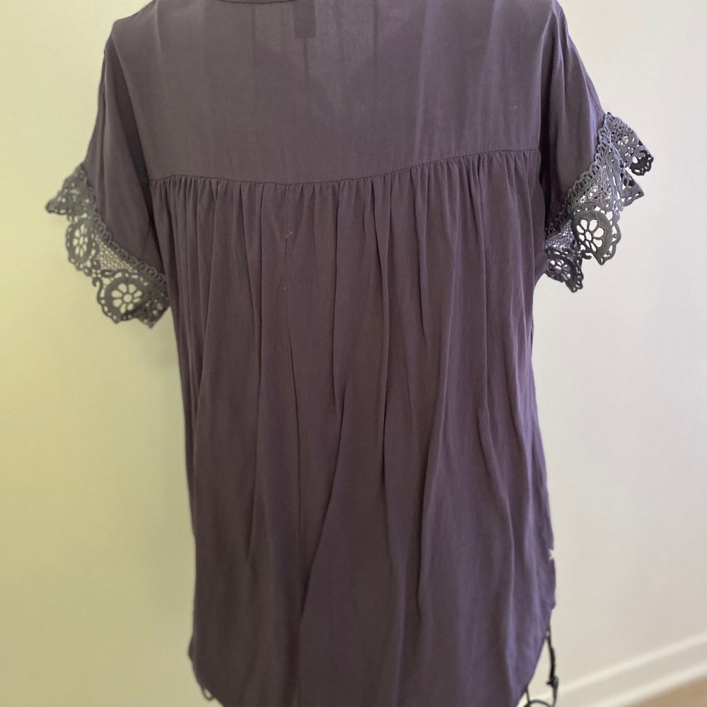 Beautiful Blouse - Picture 8 of 12